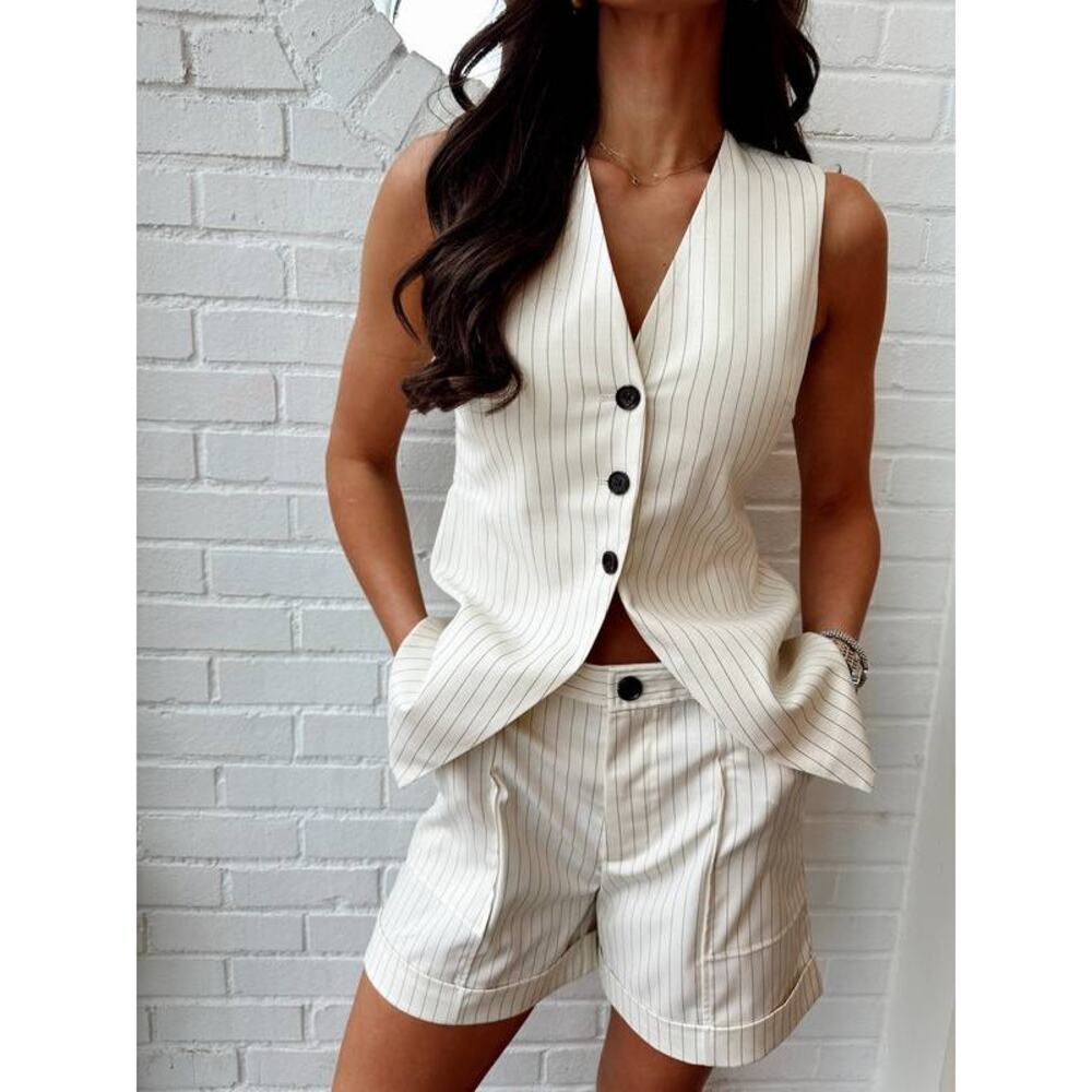 Rails Maryam Short in Birch Pinstripe 6 NWT Suiting Minimalist Quiet Luxury Chic - Picture 5 of 7